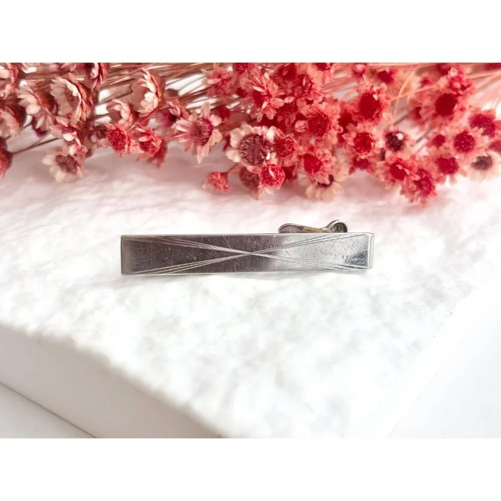 Minimalist 80's Style X Carved Silver Toned Vintage Men's Tie Bar | Tie Clip